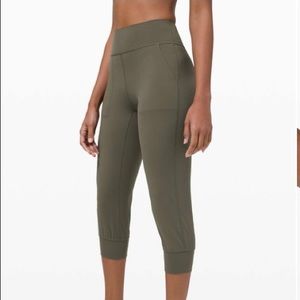 Lululemon Align jogger crop 23” size 6 EUC